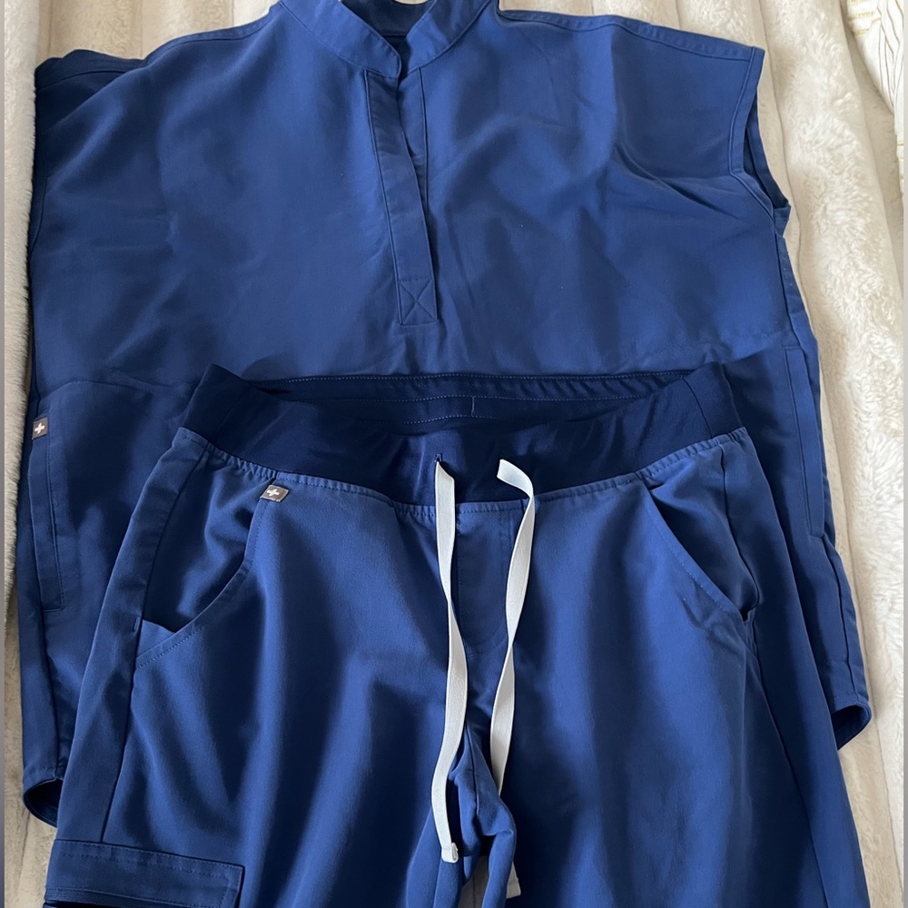 Figs scrubs